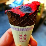 96CAFE - 黒壁ソフト赤黒(イチゴ＆チョコ)550円