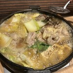 地鶏と沖縄琉球しゃぶしゃぶ 個室居酒屋 くろ凪 - 鉄板鶏すき焼き