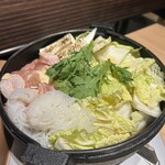 地鶏と沖縄琉球しゃぶしゃぶ 個室居酒屋 くろ凪 - 鉄板鶏すき焼き