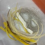 七味 麻辣湯 - 先ずは麺を