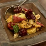 ドラゴン ショクドウ - エビとカシューナッツの甘酢唐辛子炒め