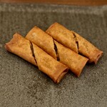 ドラゴン ショクドウ - 春巻き