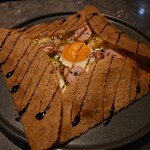 HEARTH - ◆温前菜①
      《鴨とローストアップルのガレット　〜バルサミコソース〜》