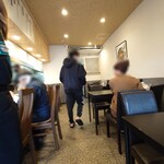 鶏そば響き - 店内　入口から撮影