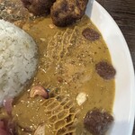 じわじわカレー - トリッパ（ハチノス）にハマってしまいました。