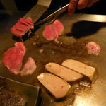 シャカ - フォアグラと薄切りステーキ