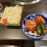 すみび焼肉　Da-Wa - サラダ、キムチ