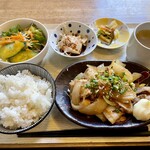 肉の八十二食堂 - 