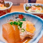 おさかな心技体 - お通しのあら煮。アラは毎日仕入れにより変わるらしいのですが、今回は鯛でした！初回から大当たりすぎる〜