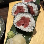 九州料理二代目もつ鍋わたり - 生本まぐろ鉄火太巻きハーフ 1800円