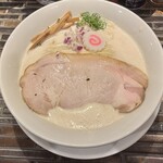 ヌードルズキッチン ガナーズ - 貝だし白湯 醤油（¥1,000）