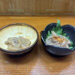 旬菜郷土料理 一隆 - 塩辛食べ比べ（左：3ヶ月熟成、右：6ヶ月熟成）