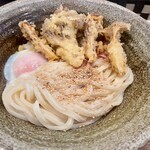 踊るうどん - まいたけ天温玉ぶっかけ