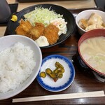 やまだや - ホタテフライ　豚汁