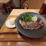 本町製麺所 天 ルクア大阪店 - 炙り近江牛のおうどんと半熟卵天