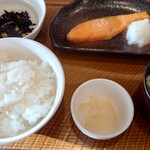 ガスト - 料理写真:焼鮭朝定食 740円