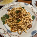 sinensis - 細切り豆腐とパクチーの辣油和え