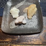 井上蒲鉾店 - 料理写真:梅花はんぺんとさつま揚げ。