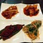 肉料理 村長さん - キムチ盛り合わせ 600円