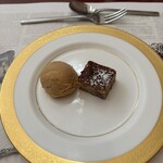 カツヤマ - カラメルアイス　リコッタチーズとヘーゼルナッツの焼き菓子