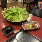 焼肉 太田 - サンチュ