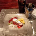 Tsubamesanjo Bit - セットのデザートとドリンク