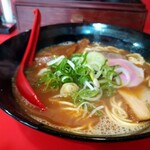 福満園 - 色は濃いけどあっさりスープ