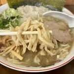 手打ち中華そば酒田 - 麺アップ