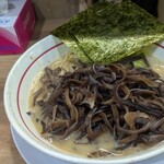 麺場 絆1048 - らーめん/きくらげ(¥890/¥130)