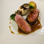 ヴィオレット・ステラ - お肉料理・大地の一皿
鴨胸肉のロースト
契約農家さんから届いた旬のお野菜を添えて