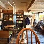 カフェ ケシパール - 内観 ①