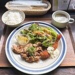 ブラッスリー ブー - 火の本豚生姜焼きと海老フライ(1,300円)
味噌汁付き