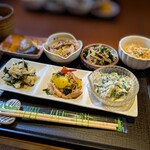 kitchenラビット - 手前３品が冷菜、奥４品が温菜です♡