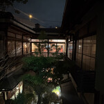 鯛よし百番 - 上から見た中庭