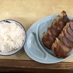 くるまやラーメン - 料理写真:餃子  ¥150(税込) × 2 + ライス(大盛り)  ¥240(税込)