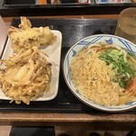 丸亀製麺 - 料理写真:かけ並¥440野菜かき揚げ¥200雪国まいたけ天¥200