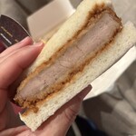 ヤバトン ショップ - ひれかつサンド