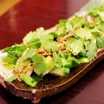 よしもと食堂 - たたき胡瓜パクチー和え