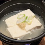 地鶏と土鍋 個室居酒屋 鶏進 姫路駅前店 - お通しの湯豆腐でほっこり