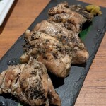 地鶏と土鍋 個室居酒屋 鶏進 姫路駅前店 - 炭焼きが香ばしい