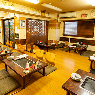 駅近でお集まりにも便利！幅広い世代で賑わう明るい店