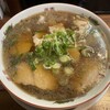 濃厚熟成醤油らーめん 拉ノ刻 - らーめん　並盛　スープが溢れそうで店員さん溢しそうでした^ ^