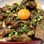 焼肉しゃぶしゃぶ いのうえ - 牛スジどっさり、和牛スジ丼