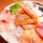 おっ魚っ魚 - 料理写真:海鮮丼