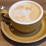 高木珈琲 盛岡MOSSビル店 - アーモンドミルクラテ649円