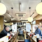 はかたや - 朝10時でも賑わう店内