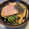 らぁめん 喜乃壺 - 料理写真:黒真空蕎麦、炭焼きチャーシューと、バラチャーシュー、黒いのはマー油？