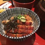 あつた蓬莱軒 - 慣れてくると綺麗に盛り付けられます