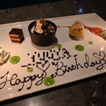 HEARTH - ■デザート
      《シェフの気まぐれミニデザート（誕生日プレートver.）》