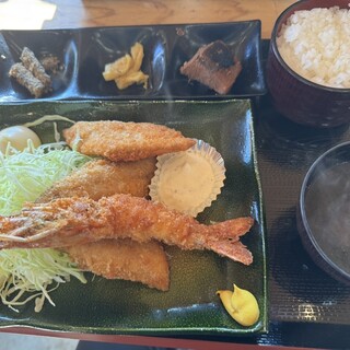 浜の食堂_0